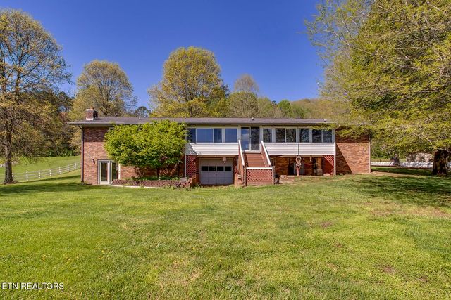 823 Old Harriman Hwy, Oliver Springs, TN 37840