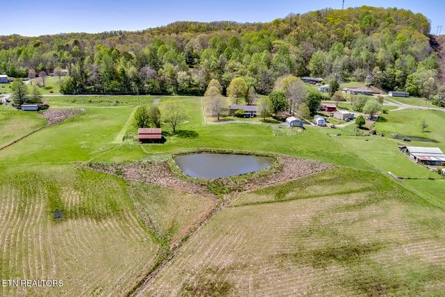 823 Old Harriman Hwy, Oliver Springs, TN 37840