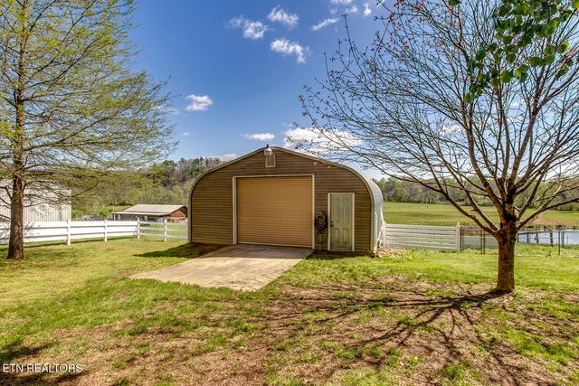 823 Old Harriman Hwy, Oliver Springs, TN 37840