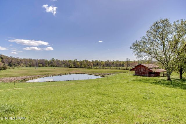 823 Old Harriman Hwy, Oliver Springs, TN 37840