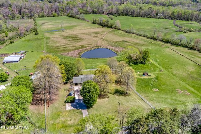 823 Old Harriman Hwy, Oliver Springs, TN 37840