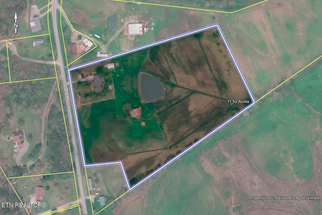 823 Old Harriman Hwy, Oliver Springs, TN 37840