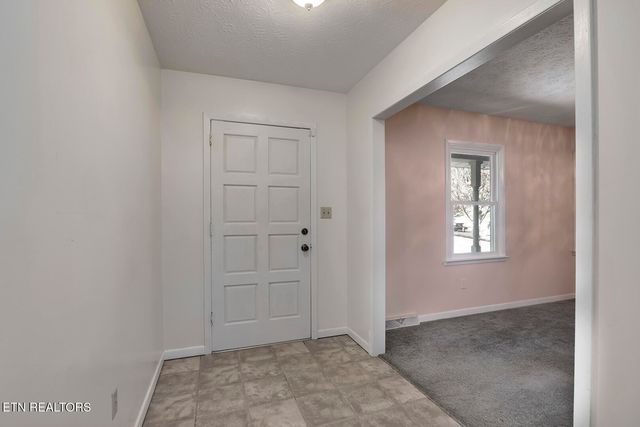 823 Old Harriman Hwy, Oliver Springs, TN 37840