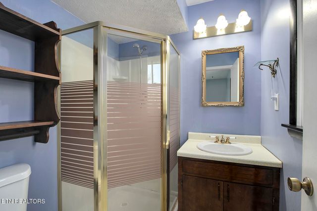 823 Old Harriman Hwy, Oliver Springs, TN 37840