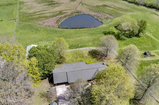 823 Old Harriman Hwy, Oliver Springs, TN 37840