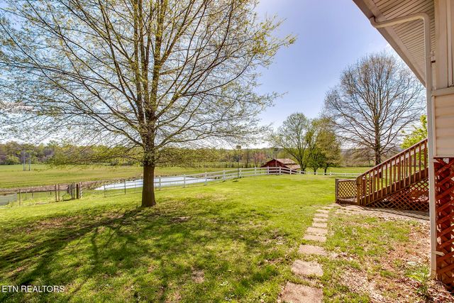 823 Old Harriman Hwy, Oliver Springs, TN 37840