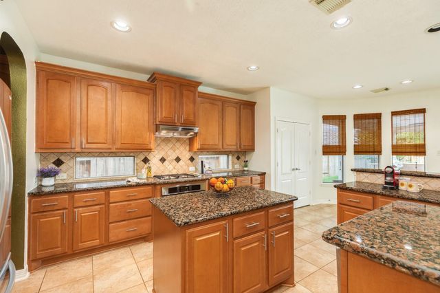 2814 Keagan Falls Drive, Manvel, TX 77578