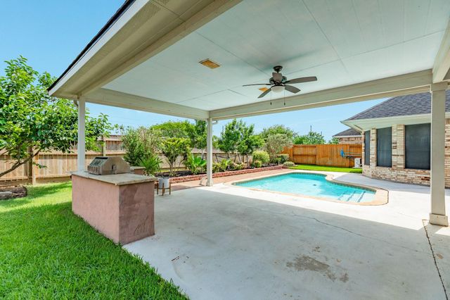 2814 Keagan Falls Drive, Manvel, TX 77578