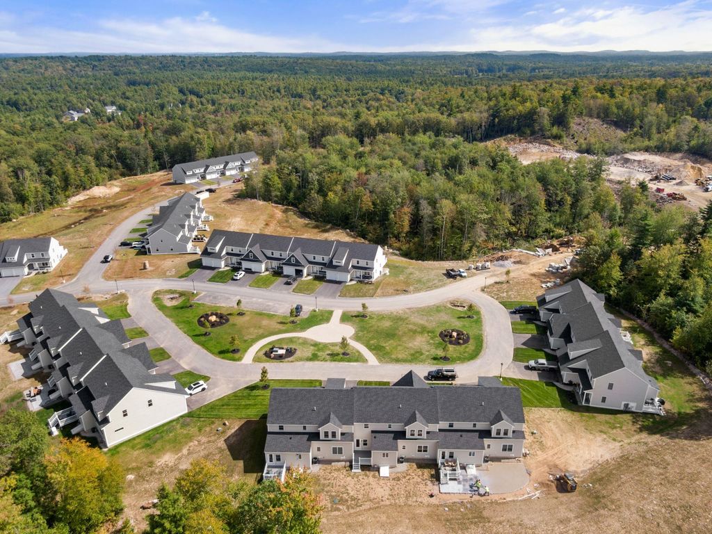 61 Driftwood Circle # 23, Sandown, NH 03873