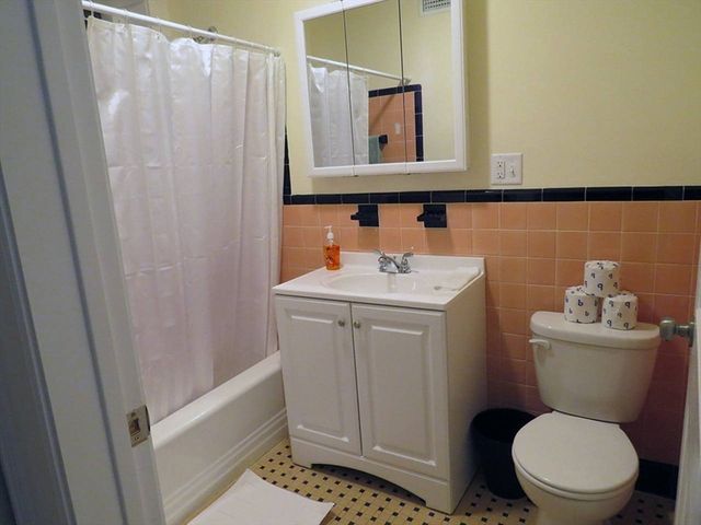 1463 Beacon Street 4, Brookline, MA 02446