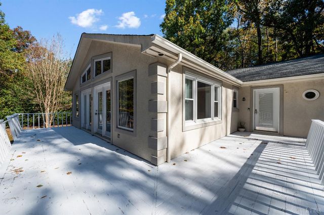 404 Heather Lane, Huddleston, VA 24104