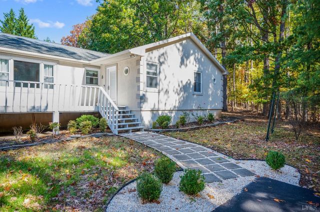 404 Heather Lane, Huddleston, VA 24104