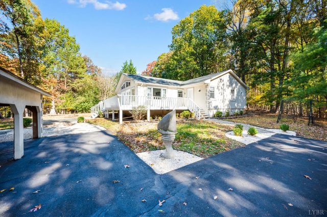 404 Heather Lane, Huddleston, VA 24104