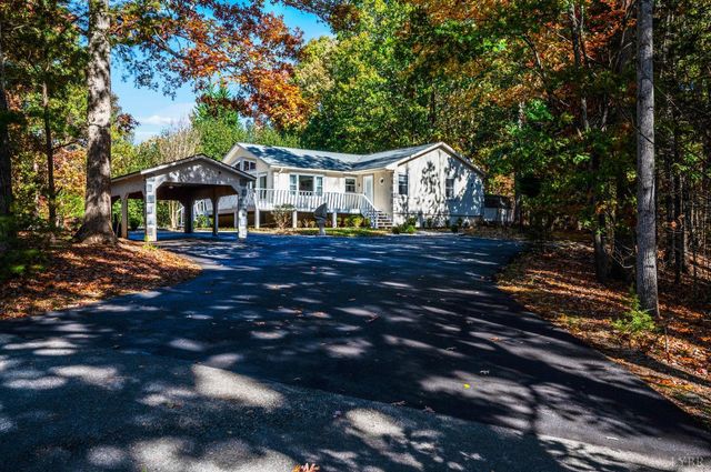 404 Heather Lane, Huddleston, VA 24104