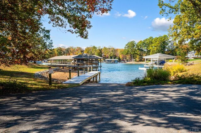 404 Heather Lane, Huddleston, VA 24104