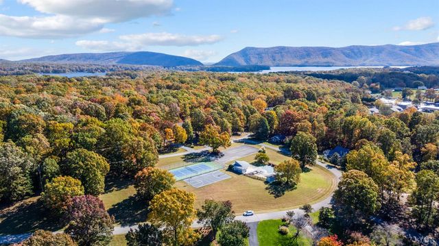 404 Heather Lane, Huddleston, VA 24104