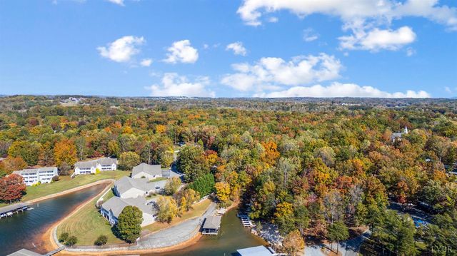 404 Heather Lane, Huddleston, VA 24104