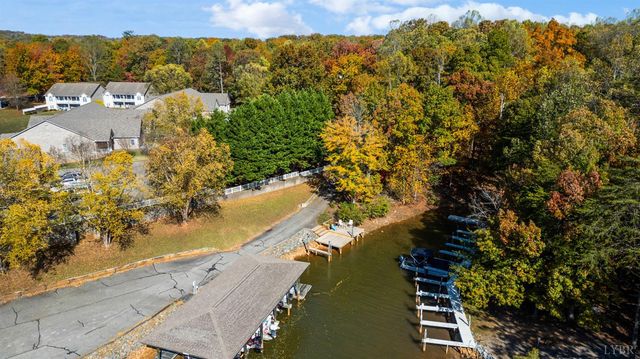 404 Heather Lane, Huddleston, VA 24104