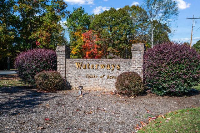 404 Heather Lane, Huddleston, VA 24104