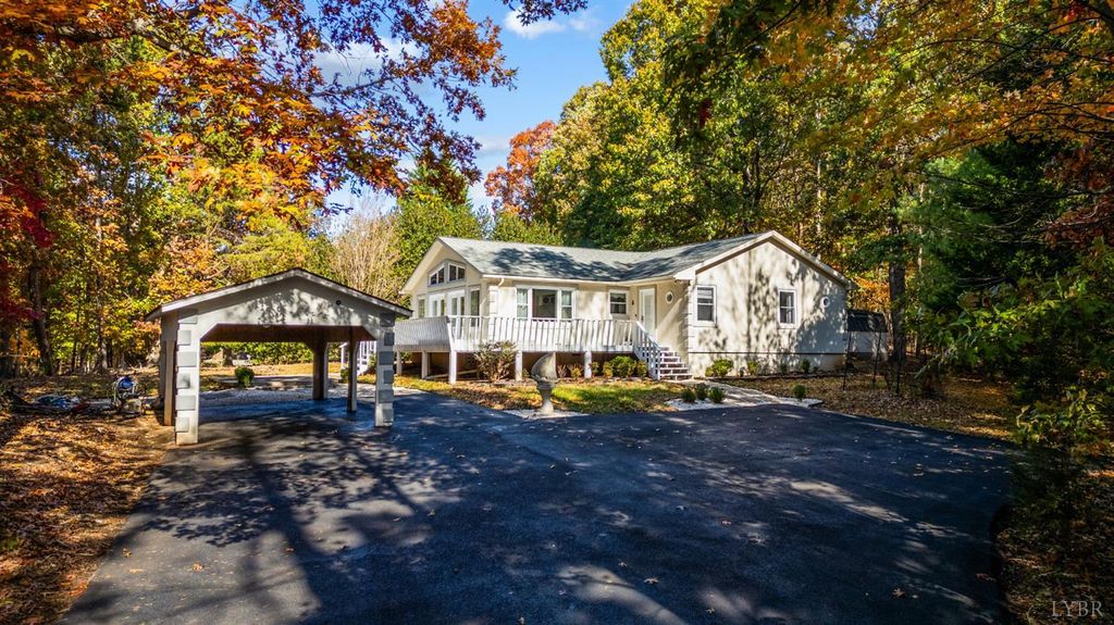 404 Heather Lane, Huddleston, VA 24104