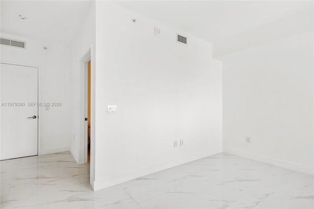 700 NE 24TH ST 4102, Miami, FL 33137