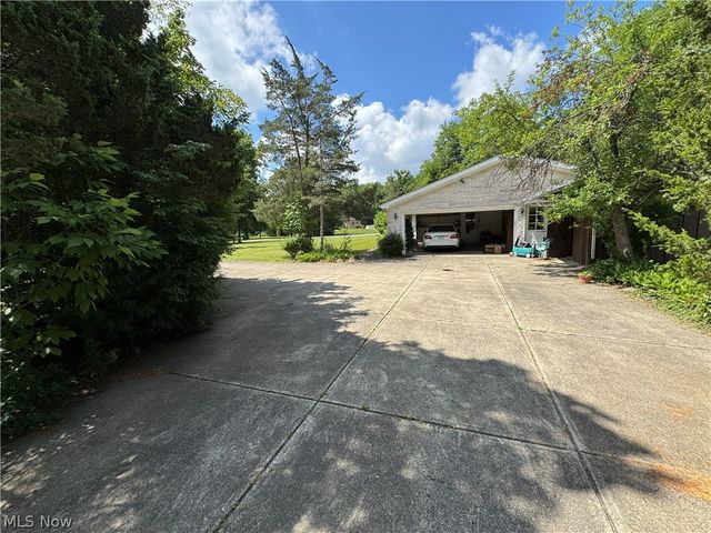 2838 Forest Lane, Willoughby Hills, OH 44094