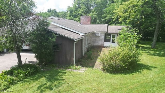 2838 Forest Lane, Willoughby Hills, OH 44094