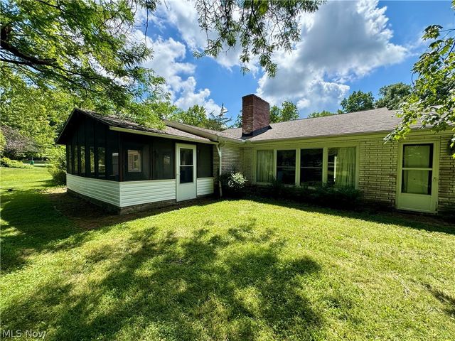 2838 Forest Lane, Willoughby Hills, OH 44094