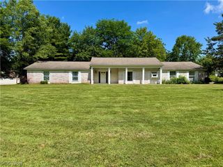 2838 Forest Lane, Willoughby Hills, OH 44094