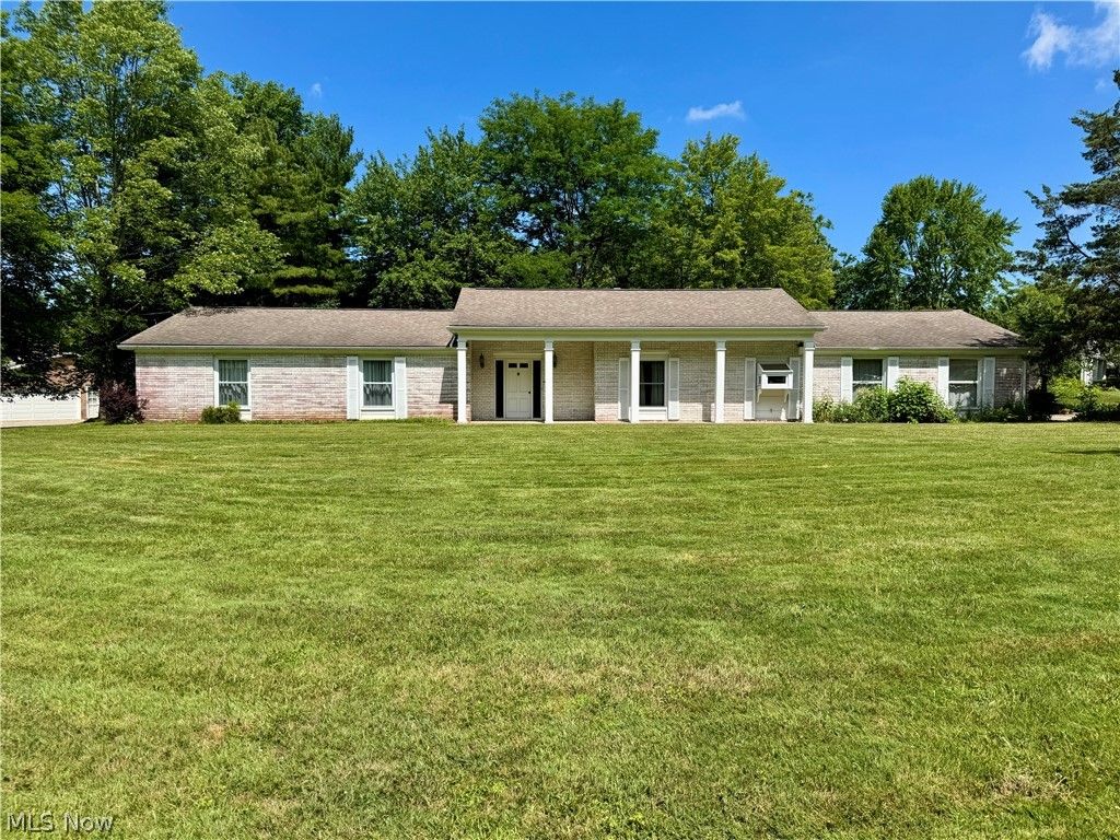 2838 Forest Lane, Willoughby Hills, OH 44094