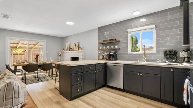 2476 Glenfaire Dr, Rancho Cordova, CA 95670