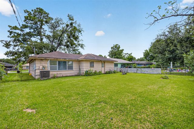 13017 Joliet Street, Houston, TX 77015