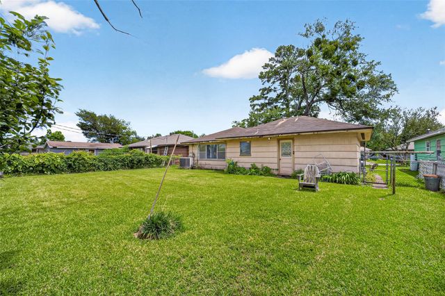 13017 Joliet Street, Houston, TX 77015