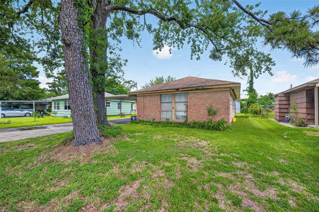 13017 Joliet Street, Houston, TX 77015