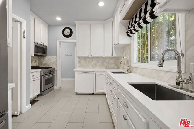 187 N Citrus Avenue, Los Angeles, CA 90036
