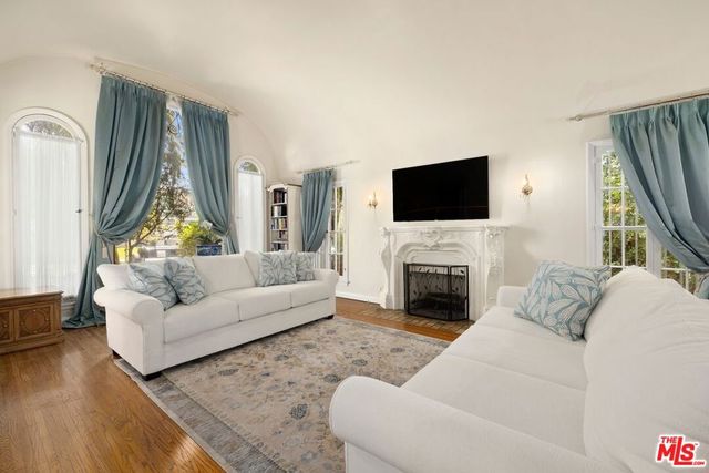 187 N Citrus Avenue, Los Angeles, CA 90036
