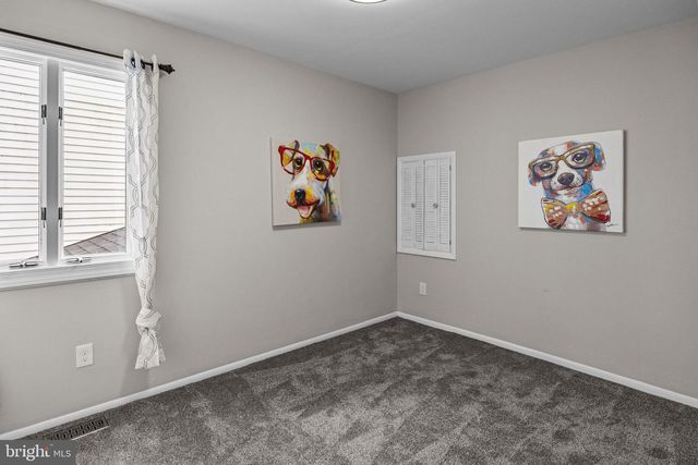 111 HIDDEN VALLEY LN, Newtown, PA 18940