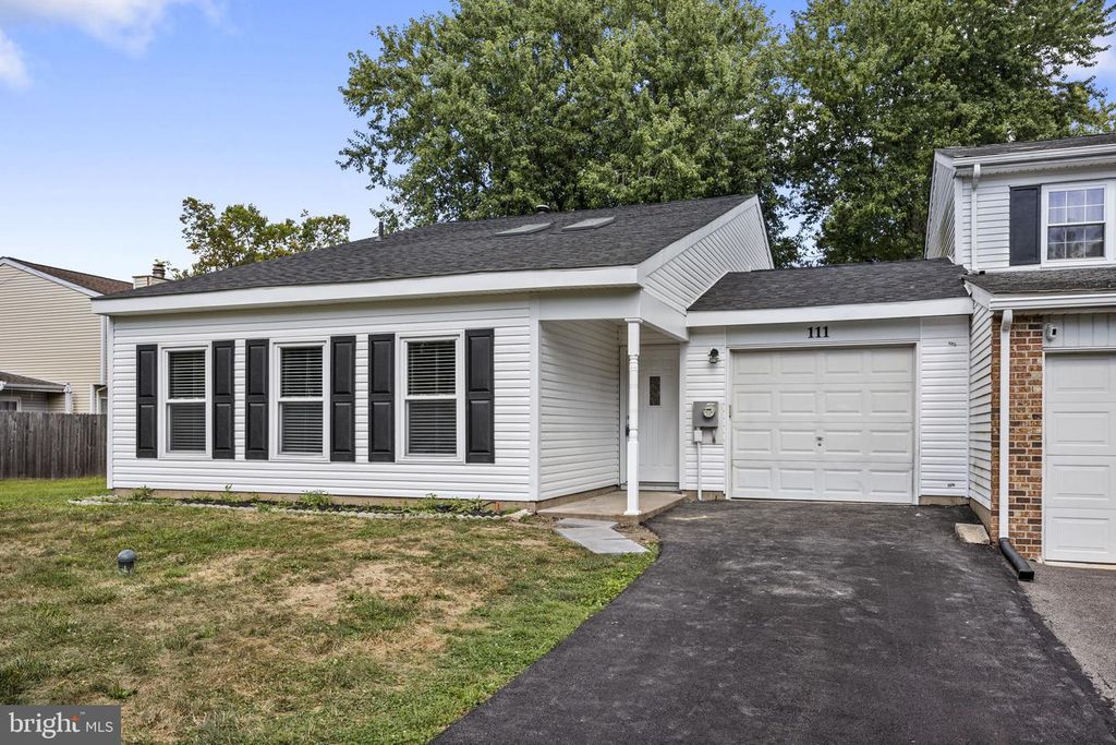 111 HIDDEN VALLEY LN, Newtown, PA 18940