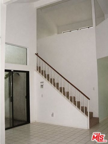 523 Park Springs Court, Oak Park, CA 91377