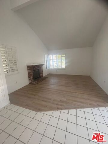 523 Park Springs Court, Oak Park, CA 91377