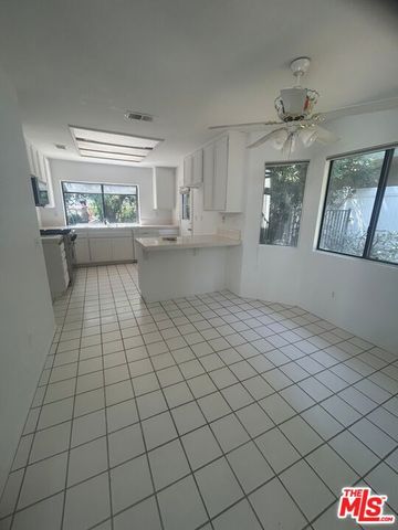 523 Park Springs Court, Oak Park, CA 91377