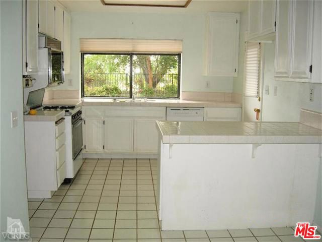 523 Park Springs Court, Oak Park, CA 91377