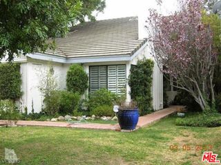 523 Park Springs Court, Oak Park, CA 91377