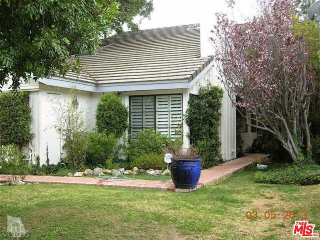 523 Park Springs Court, Oak Park, CA 91377