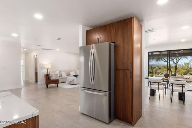 6401 N Camino Abbey, Tucson, AZ 85718