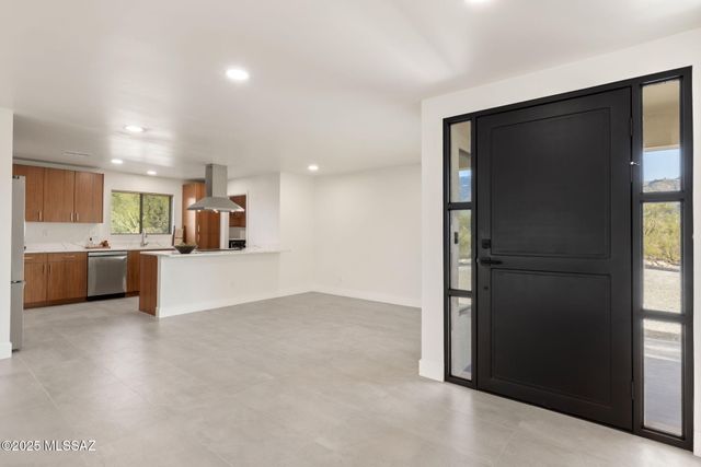 6401 N Camino Abbey, Tucson, AZ 85718