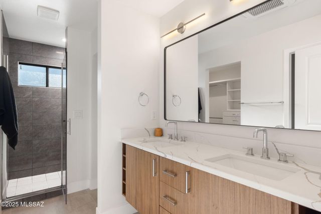 6401 N Camino Abbey, Tucson, AZ 85718