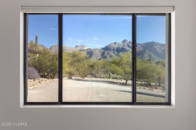 6401 N Camino Abbey, Tucson, AZ 85718