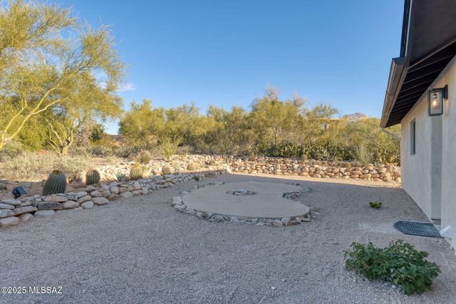 6401 N Camino Abbey, Tucson, AZ 85718