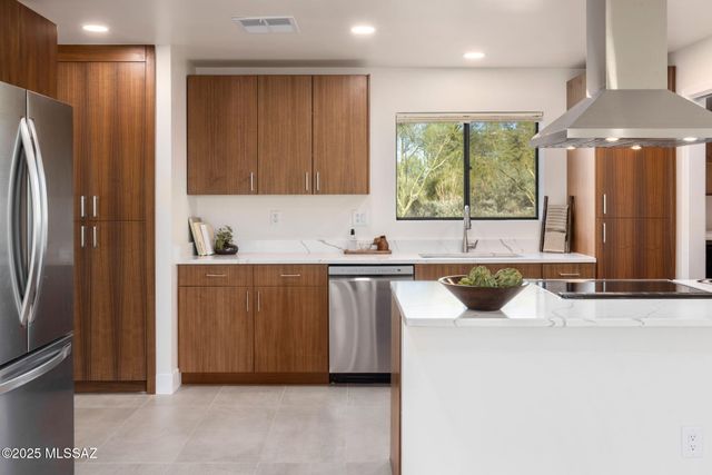 6401 N Camino Abbey, Tucson, AZ 85718